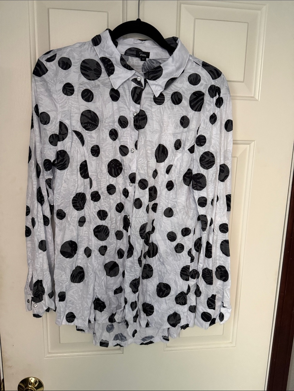 SHANA BLACK AND WHITE POLKA DOT LoNg SLEEVE SHIRT SMALL